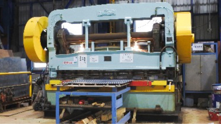 関西鉄工所　シャーリングマシン